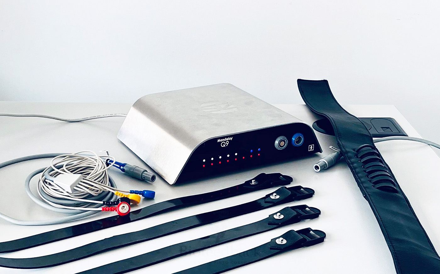 Equipamento Mandelay Q9 utilizado nas sessões de Biofeedback